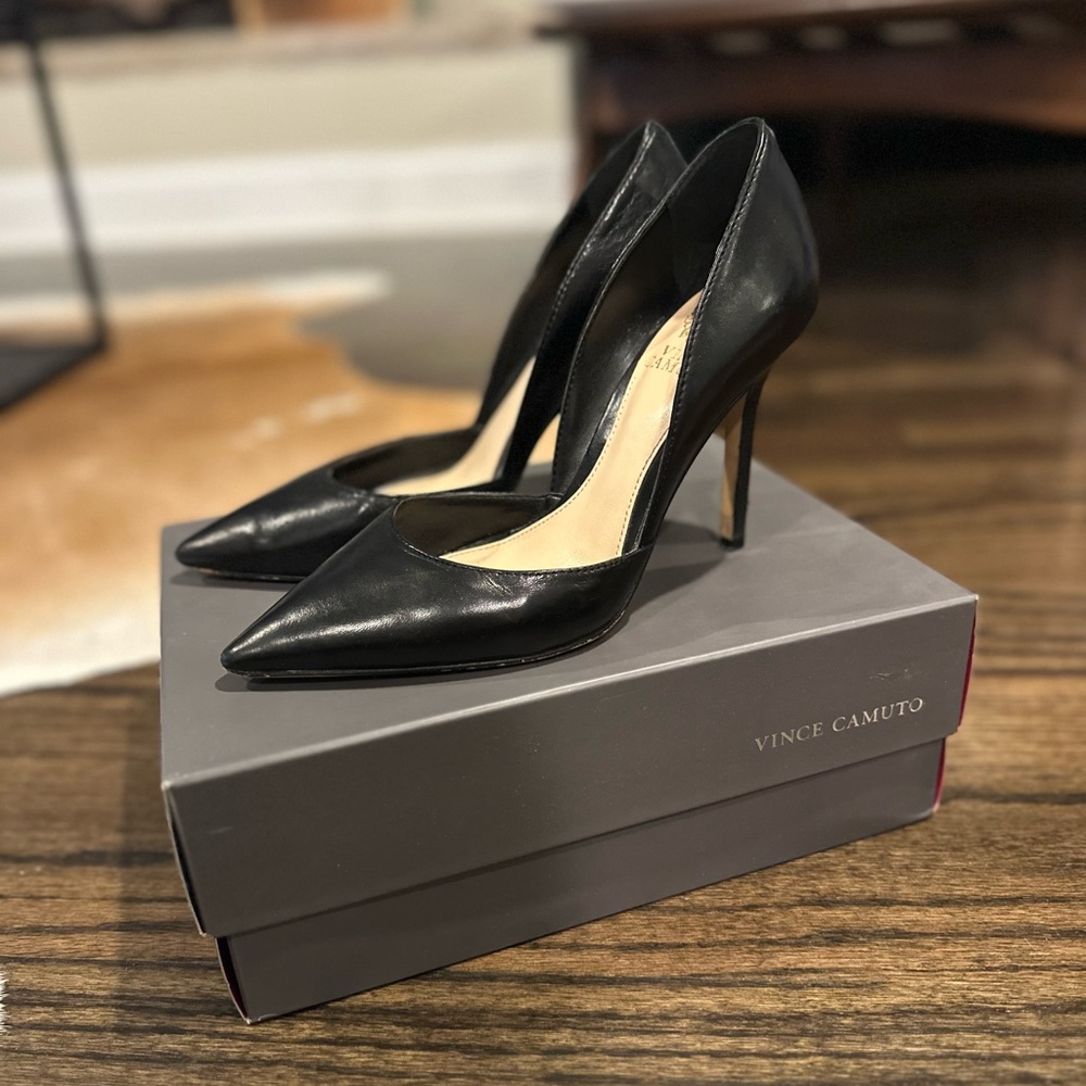 Vince Camuto black leather Rowin Heels
